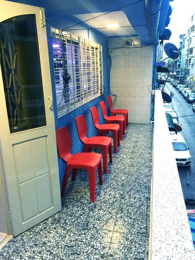 Htinn Yue Tann Hostel Yangon Extérieur photo