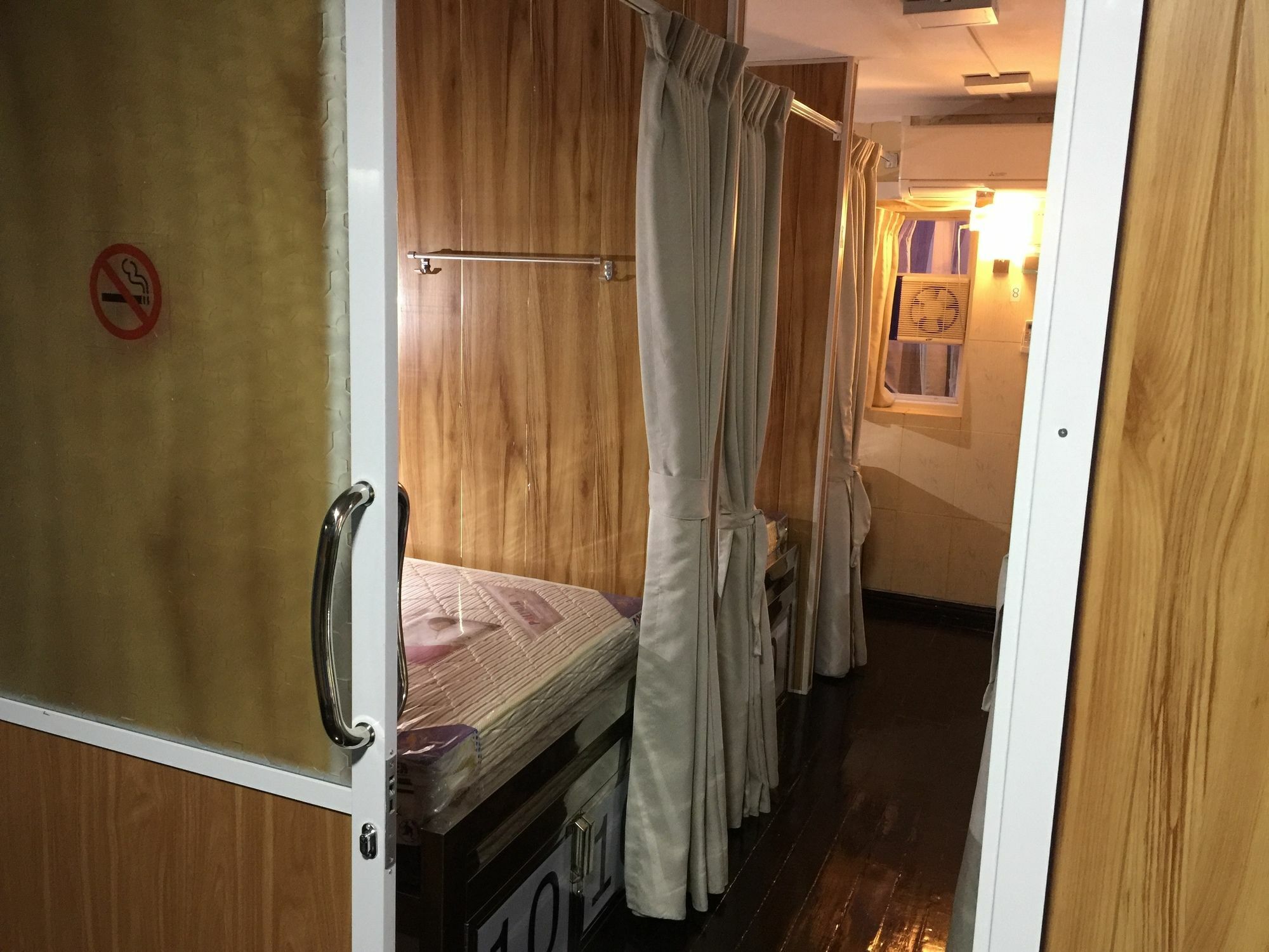 Htinn Yue Tann Hostel Yangon Extérieur photo